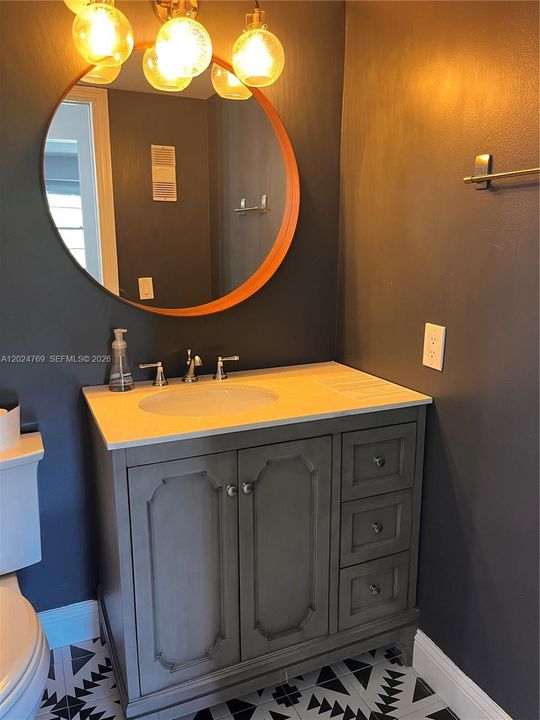 For Rent: $2,000 (1 beds, 1 baths, 900 Square Feet)