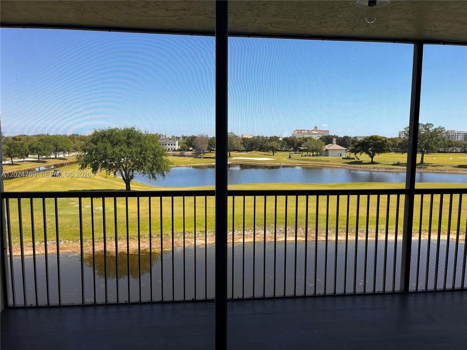 For Rent: $2,000 (1 beds, 1 baths, 900 Square Feet)