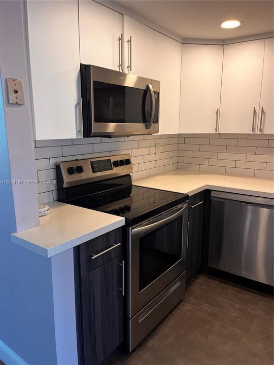 For Rent: $2,000 (1 beds, 1 baths, 900 Square Feet)