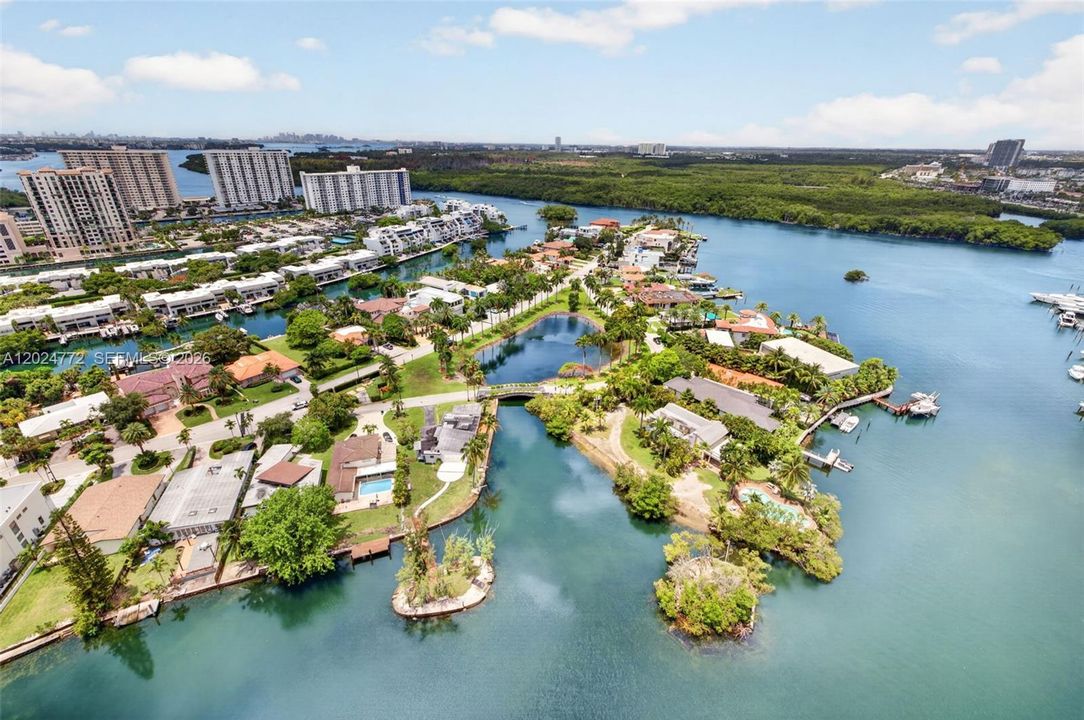 For Sale: $2,900,000 (4 beds, 5 baths, 3906 Square Feet)