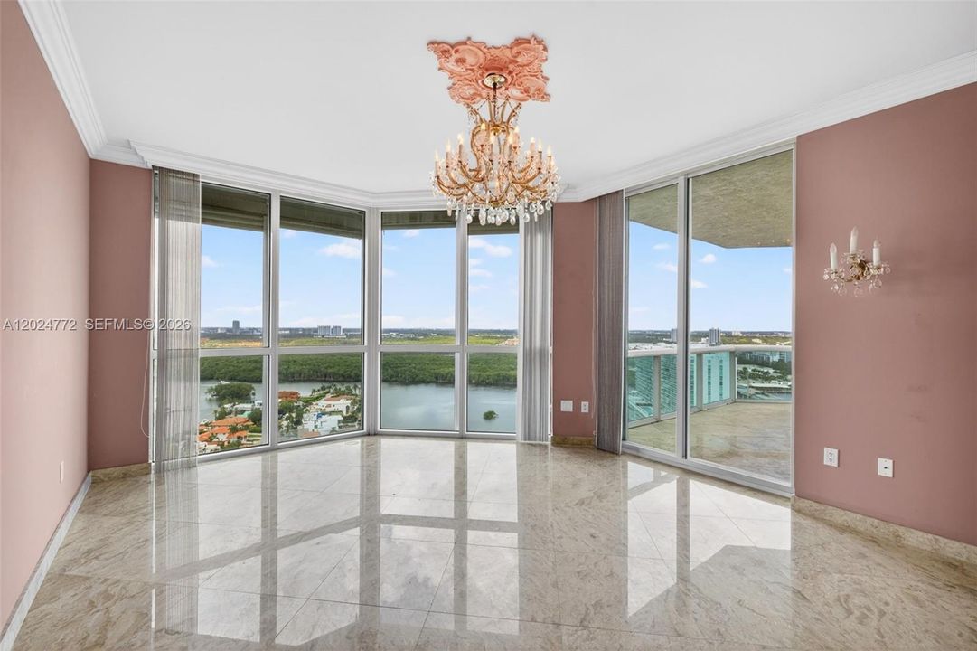 For Sale: $2,900,000 (4 beds, 5 baths, 3906 Square Feet)