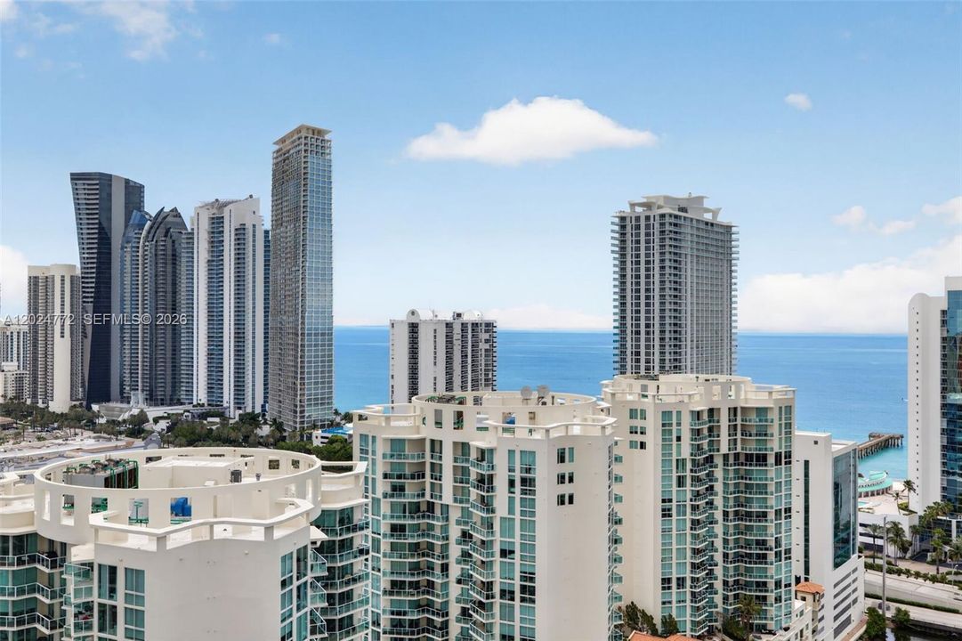 For Sale: $2,900,000 (4 beds, 5 baths, 3906 Square Feet)
