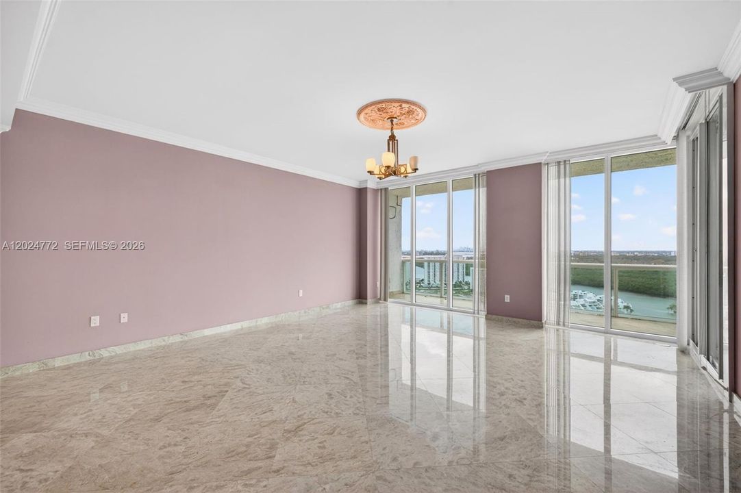 For Sale: $2,900,000 (4 beds, 5 baths, 3906 Square Feet)