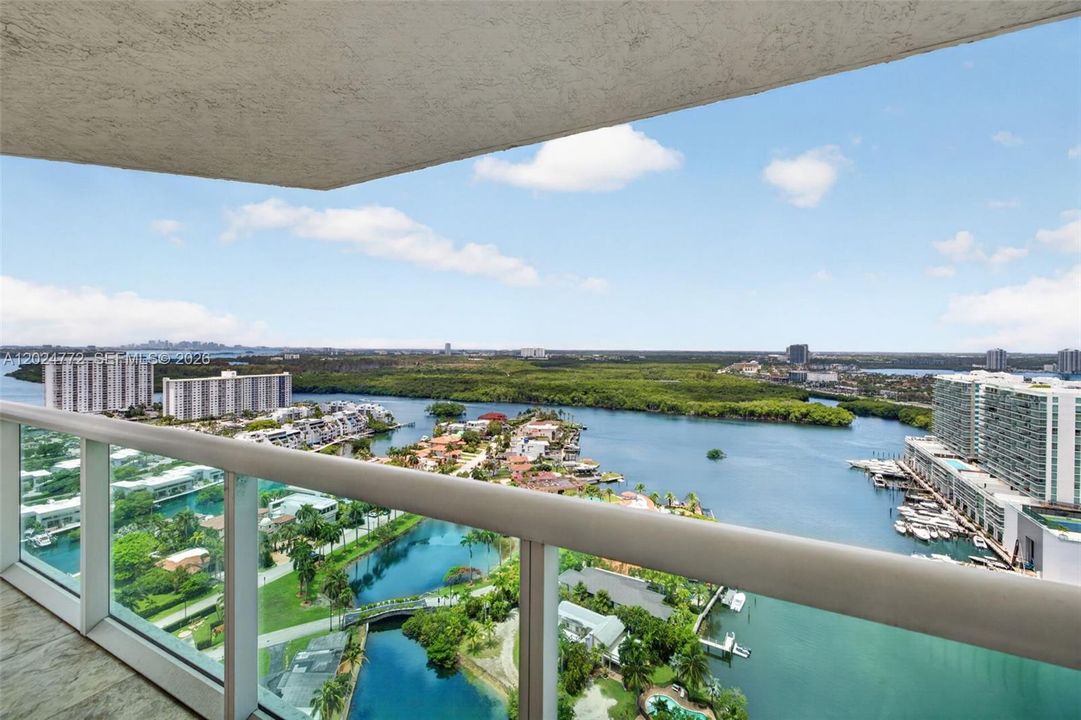 For Sale: $2,900,000 (4 beds, 5 baths, 3906 Square Feet)