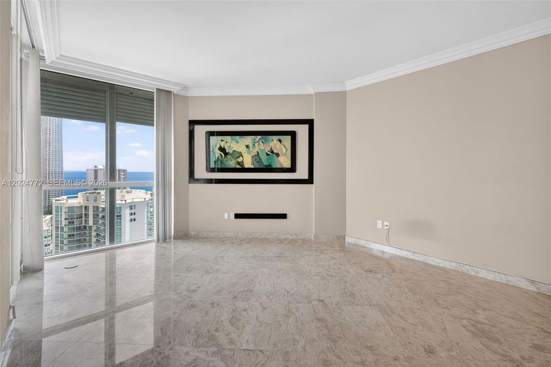 For Sale: $2,900,000 (4 beds, 5 baths, 3906 Square Feet)