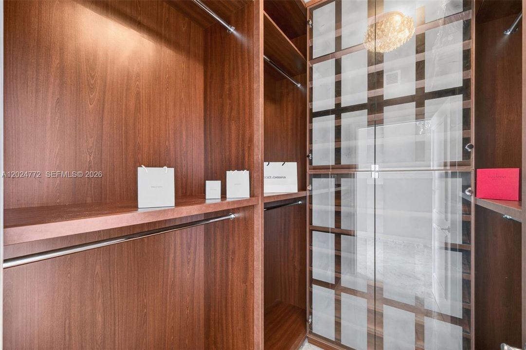 For Sale: $2,900,000 (4 beds, 5 baths, 3906 Square Feet)