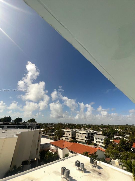 Active With Contract: $2,100 (1 beds, 1 baths, 770 Square Feet)