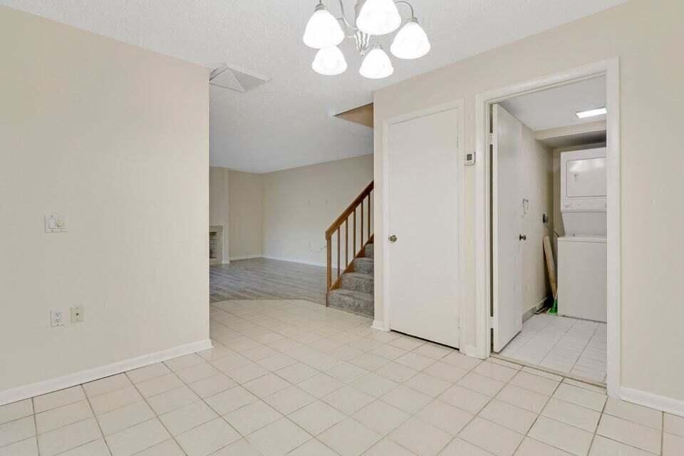 1304 dining area