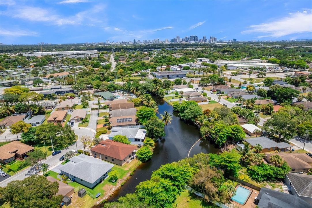 For Sale: $585,000 (4 beds, 3 baths, 1934 Square Feet)