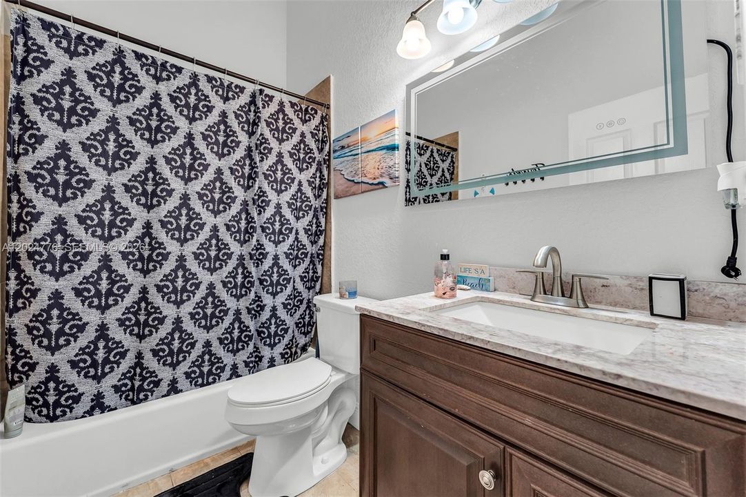 For Sale: $585,000 (4 beds, 3 baths, 1934 Square Feet)