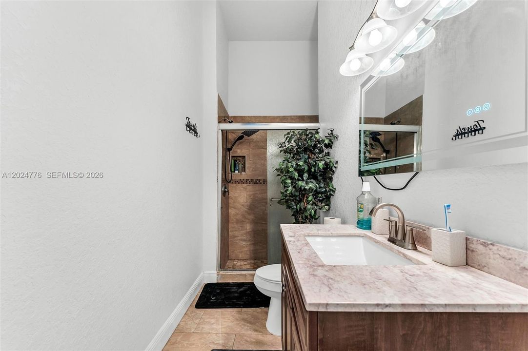 For Sale: $585,000 (4 beds, 3 baths, 1934 Square Feet)