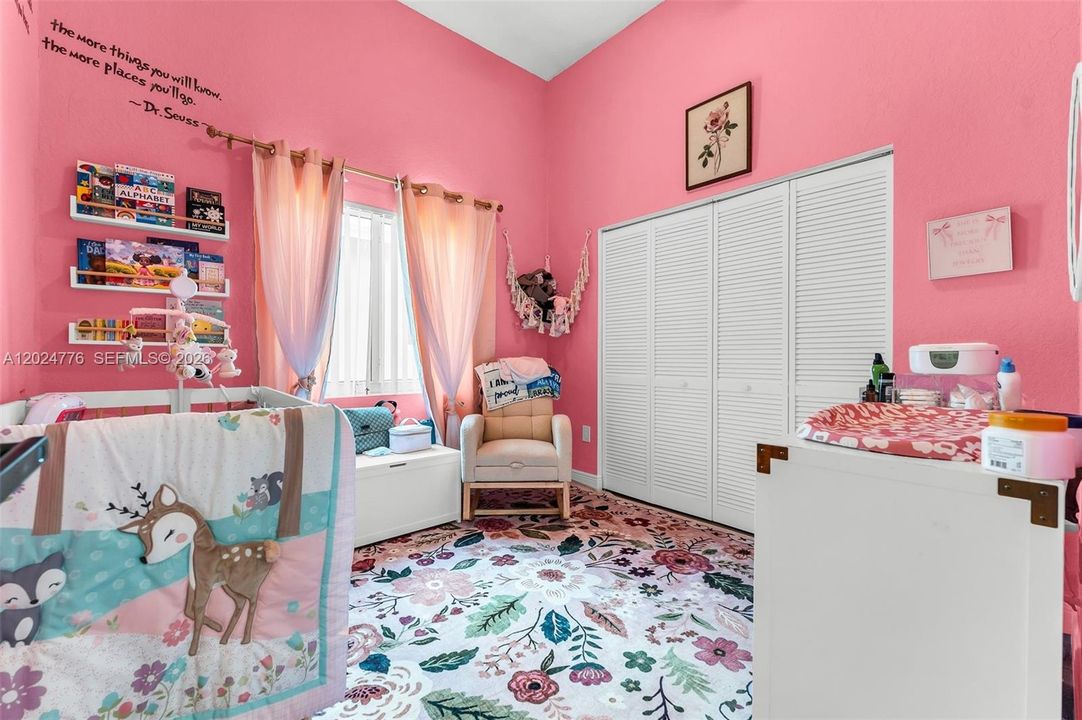 For Sale: $585,000 (4 beds, 3 baths, 1934 Square Feet)