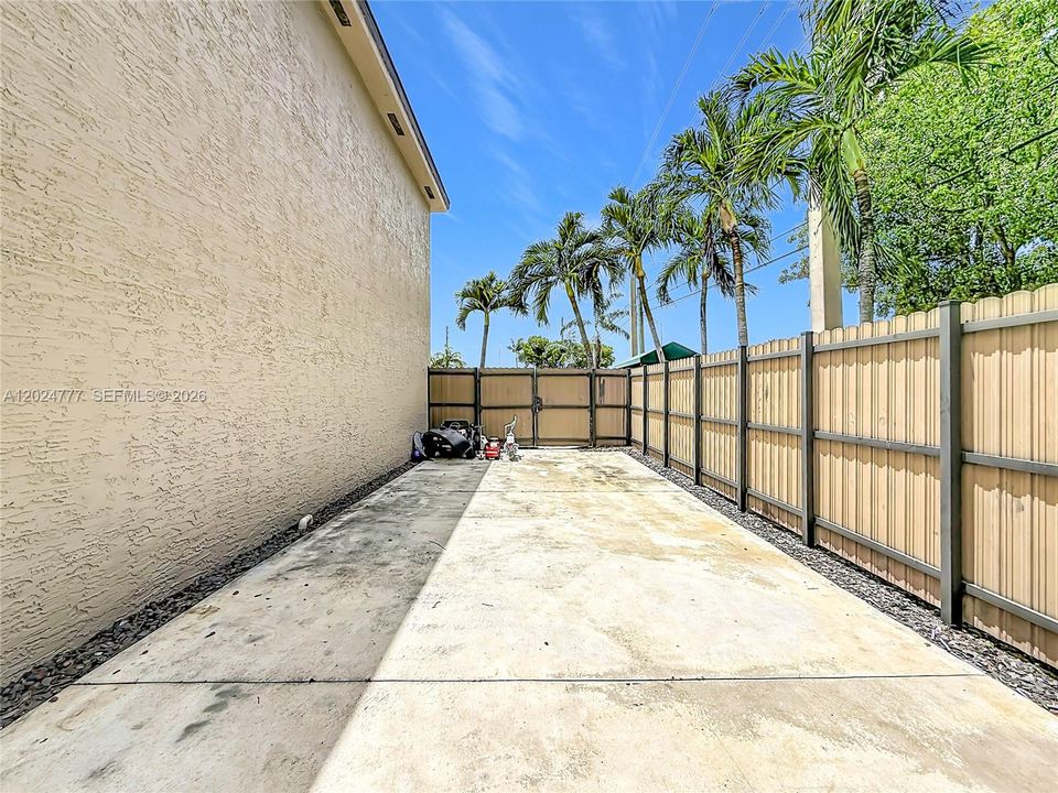 En Venta: $395,000 (2 camas, 2 baños, 976 Pies cuadrados)