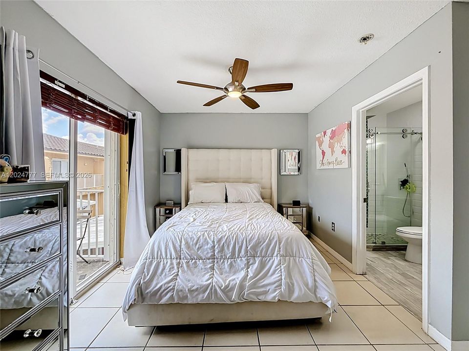 En Venta: $395,000 (2 camas, 2 baños, 976 Pies cuadrados)