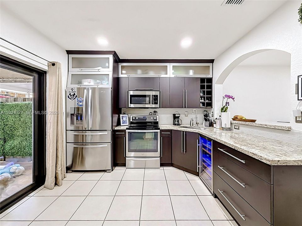 En Venta: $395,000 (2 camas, 2 baños, 976 Pies cuadrados)