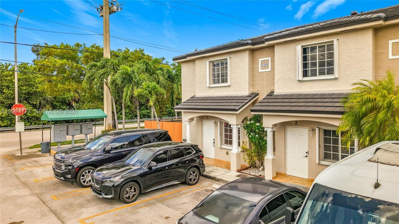 En Venta: $395,000 (2 camas, 2 baños, 976 Pies cuadrados)