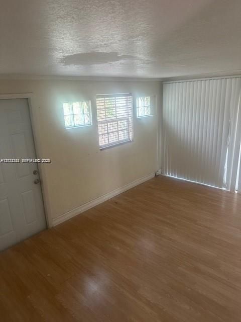 Activo con contrato: $2,500 (3 camas, 1 baños, 1108 Pies cuadrados)