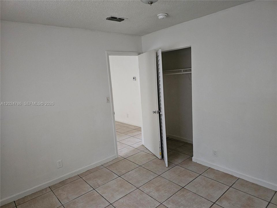 For Rent: $1,525 (2 beds, 1 baths, 1250 Square Feet)