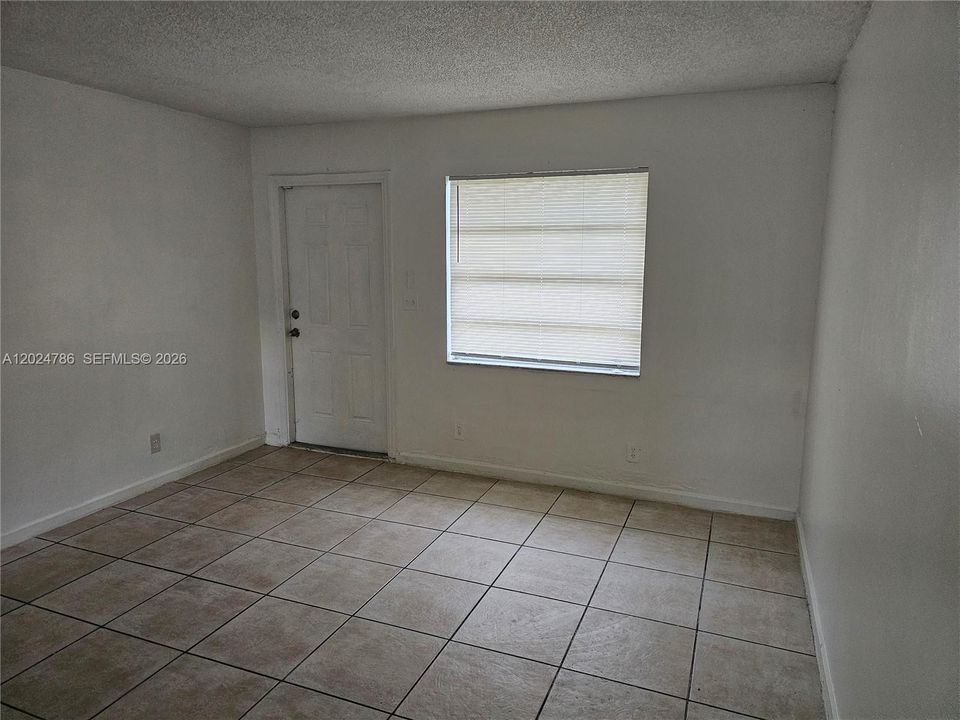 For Rent: $1,525 (2 beds, 1 baths, 1250 Square Feet)