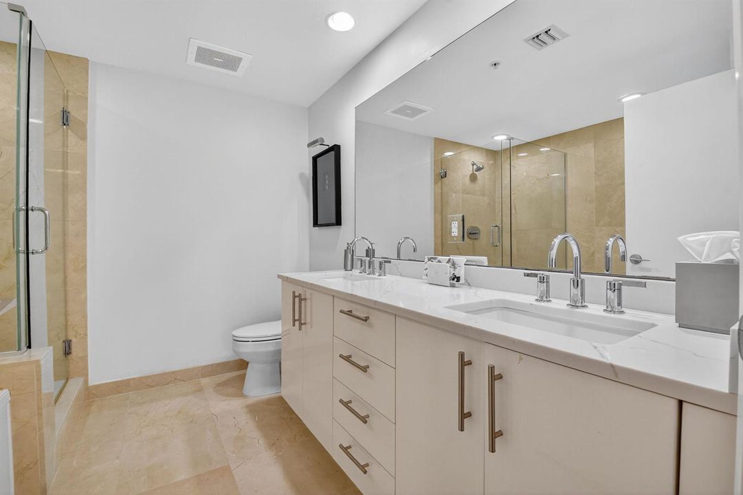 Primary Bathroom, Double Sink Vanity
