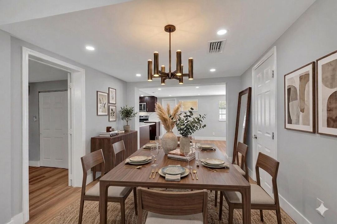 Dining area virtually staged1
