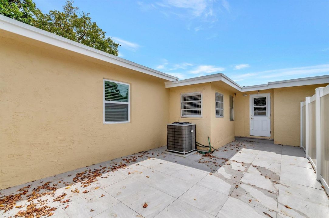 Backyard effciency/guest house