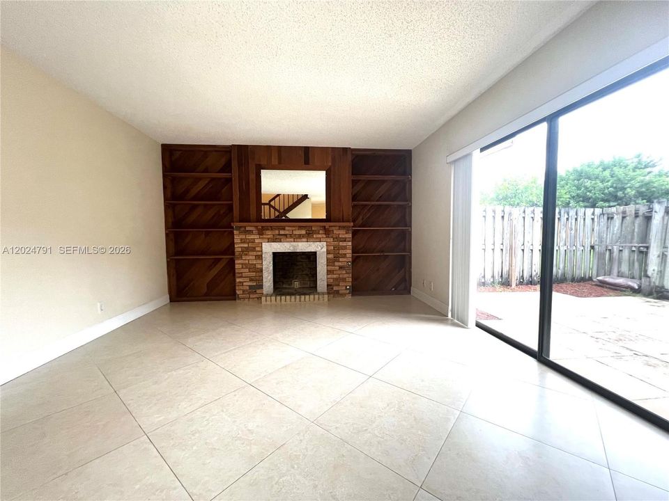 For Rent: $2,100 (2 beds, 2 baths, 1260 Square Feet)