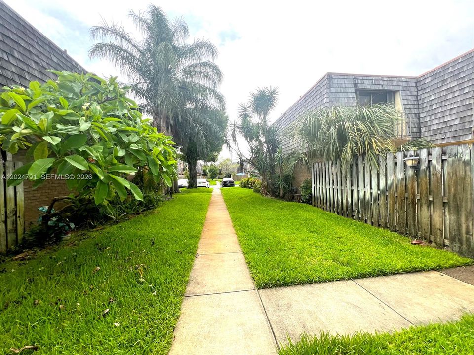 For Rent: $2,100 (2 beds, 2 baths, 1260 Square Feet)