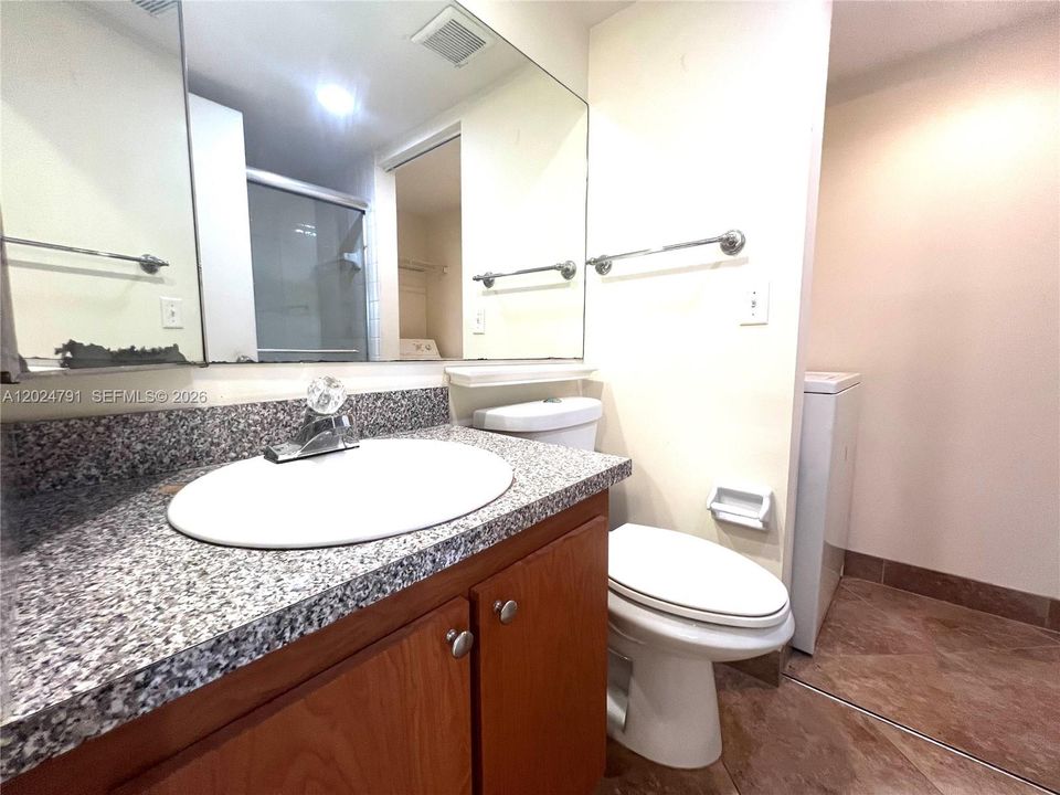 For Rent: $2,100 (2 beds, 2 baths, 1260 Square Feet)