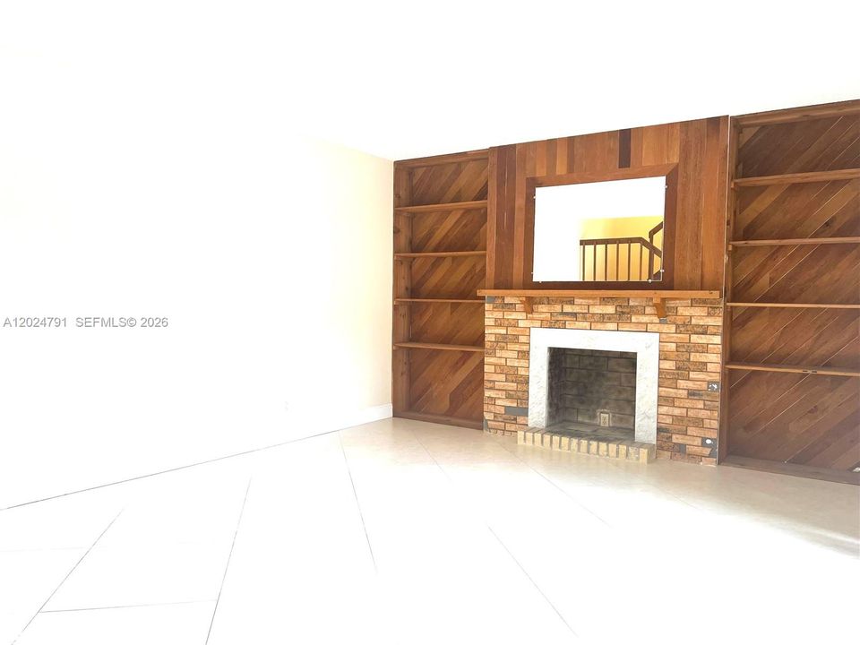 For Rent: $2,100 (2 beds, 2 baths, 1260 Square Feet)