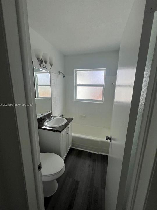 В аренду: $2,800 (3 спален, 2 ванн, 967 Квадратных фут)