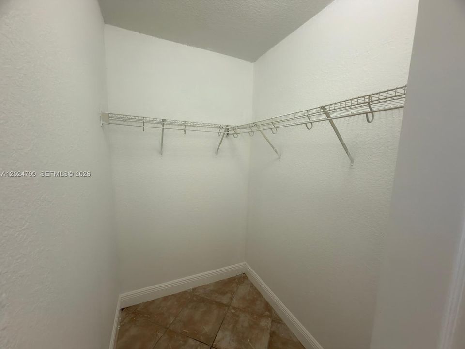 В аренду: $2,150 (2 спален, 2 ванн, 1044 Квадратных фут)