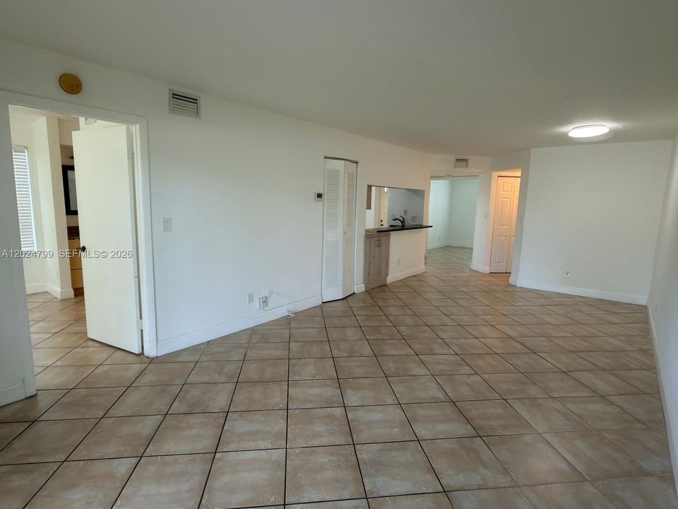В аренду: $2,150 (2 спален, 2 ванн, 1044 Квадратных фут)