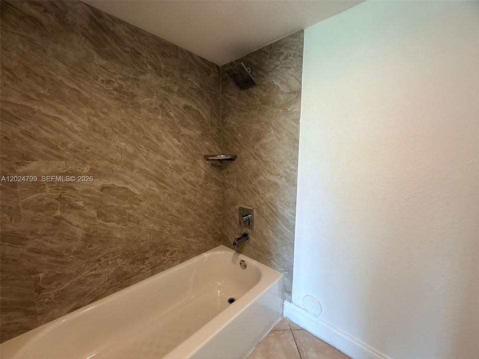 В аренду: $2,150 (2 спален, 2 ванн, 1044 Квадратных фут)