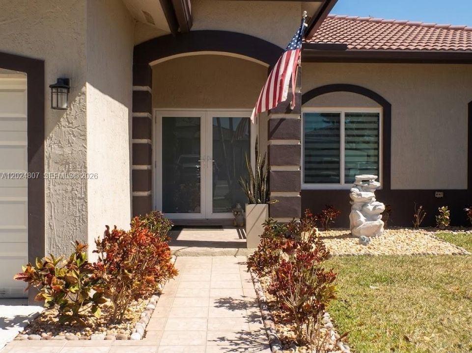 For Sale: $780,000 (3 beds, 2 baths, 1488 Square Feet)