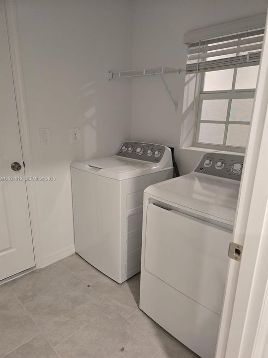 В аренду: $2,000 (3 спален, 2 ванн, 0 Квадратных фут)