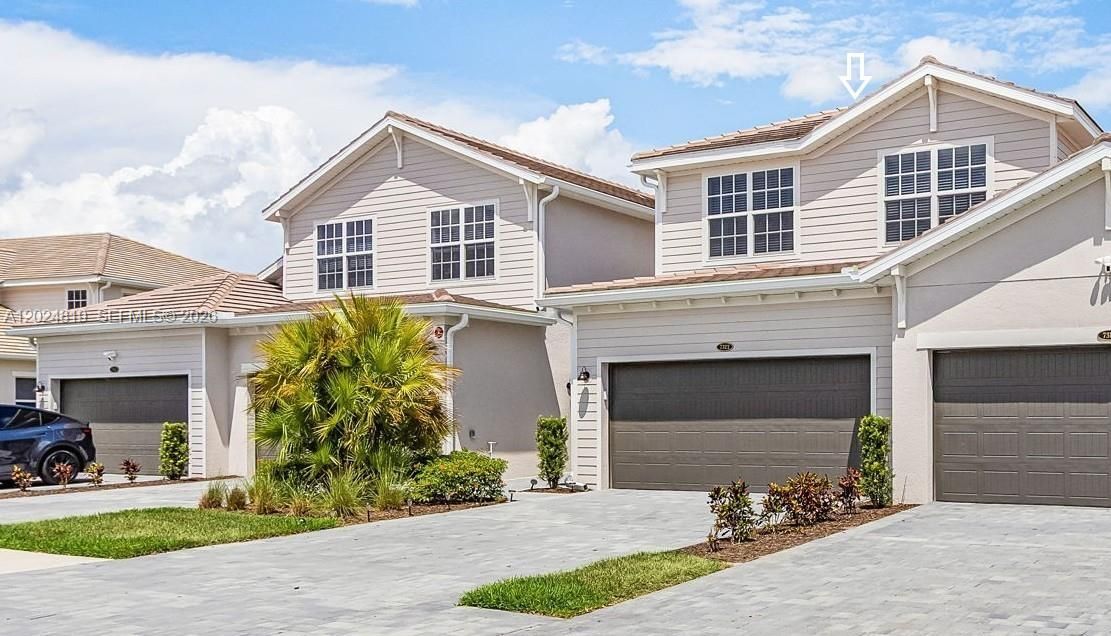 For Sale: $469,900 (3 beds, 2 baths, 2110 Square Feet)