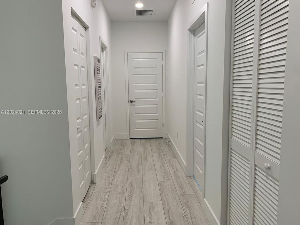 : $4,800 (3 спален, 2 ванн, 2100 Квадратных фут)