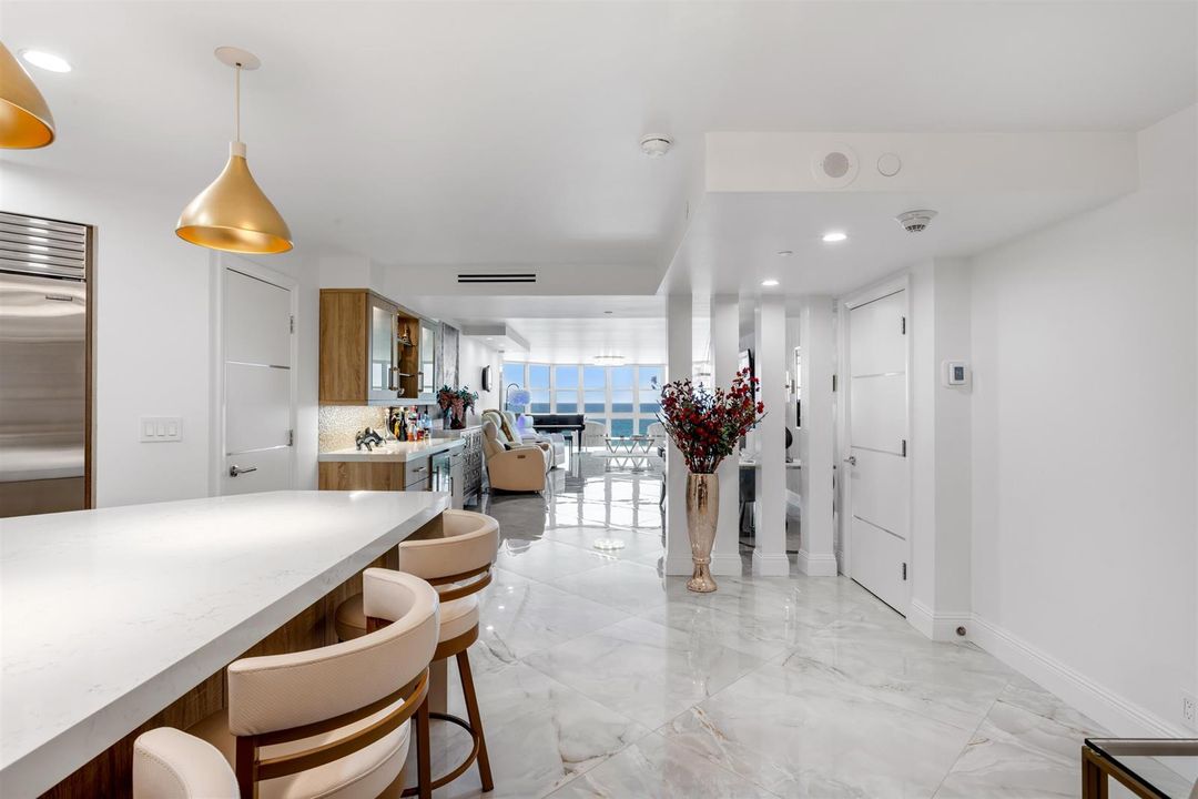 KITCHEN TO OCEANVIEW LIVING ROOM