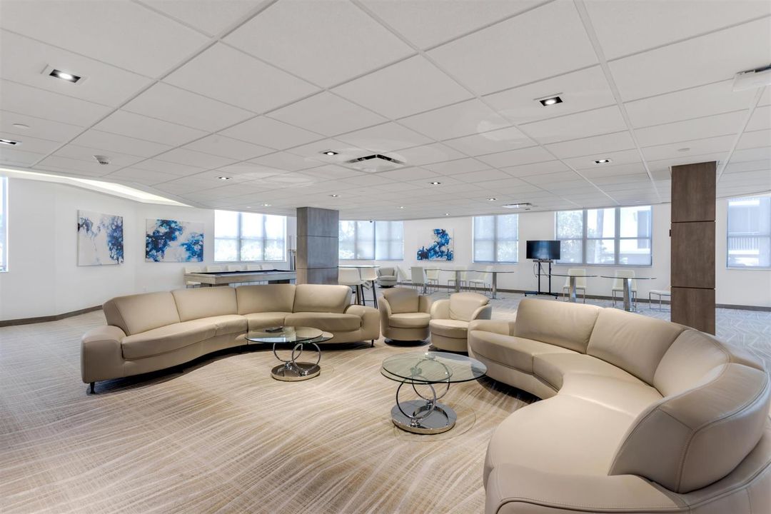 CLUB ROOM