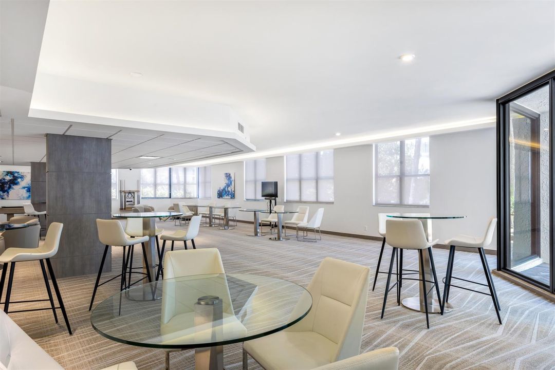 CLUB ROOM