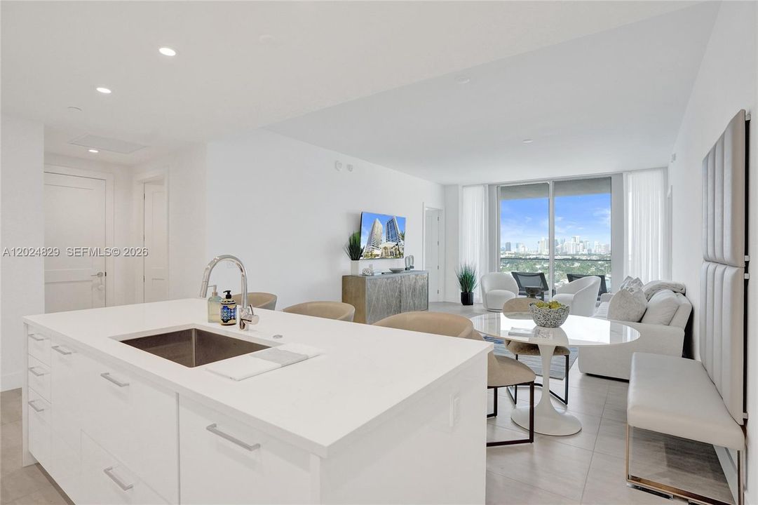 For Sale: $1,500,000 (2 beds, 2 baths, 1416 Square Feet)