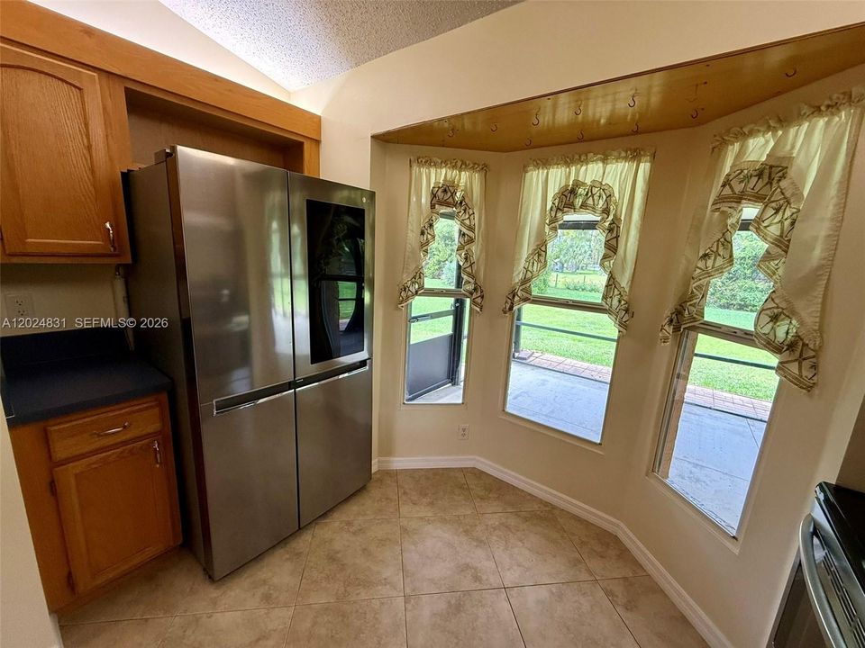 For Sale: $599,000 (3 beds, 2 baths, 1317 Square Feet)