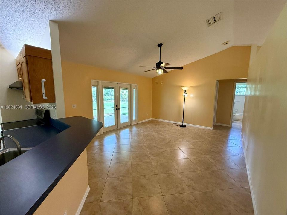 For Sale: $599,000 (3 beds, 2 baths, 1317 Square Feet)