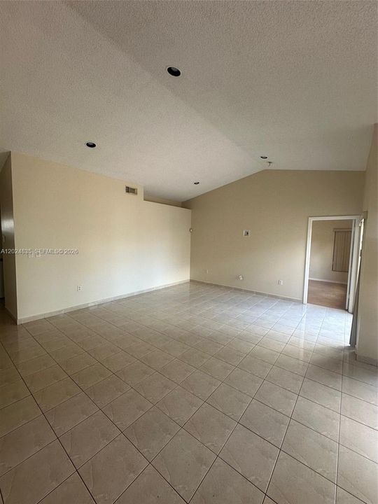 En Renta: $3,600 (3 camas, 2 baños, 1621 Pies cuadrados)