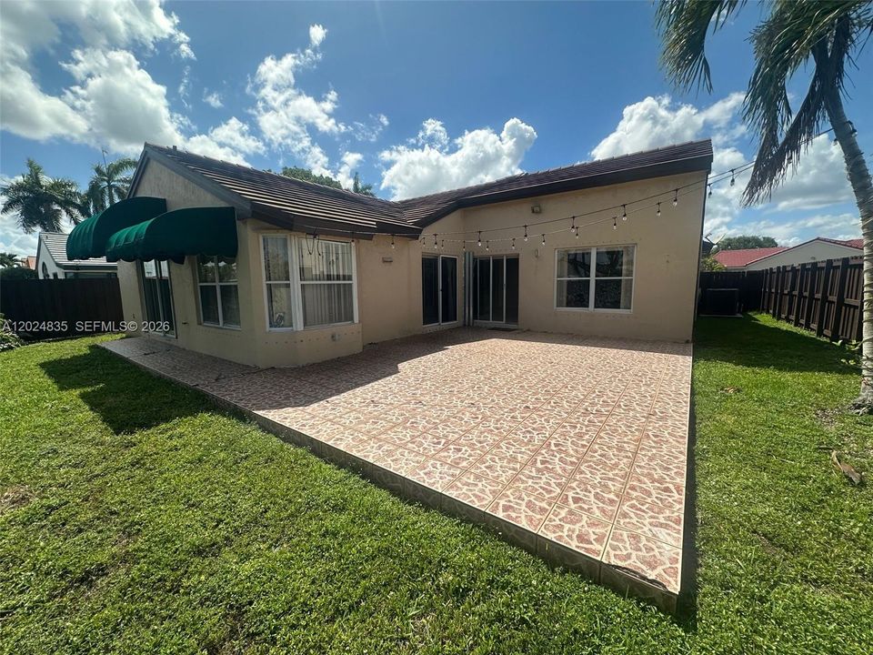 En Renta: $3,600 (3 camas, 2 baños, 1621 Pies cuadrados)