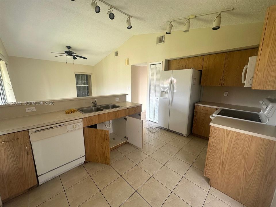 En Renta: $3,600 (3 camas, 2 baños, 1621 Pies cuadrados)