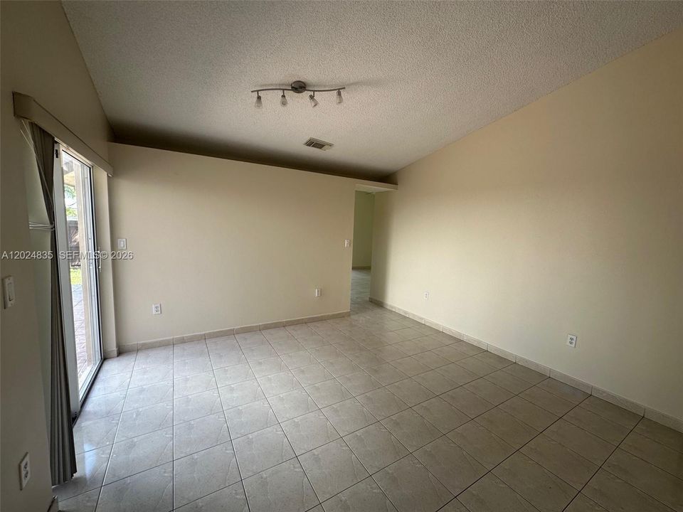 En Renta: $3,600 (3 camas, 2 baños, 1621 Pies cuadrados)