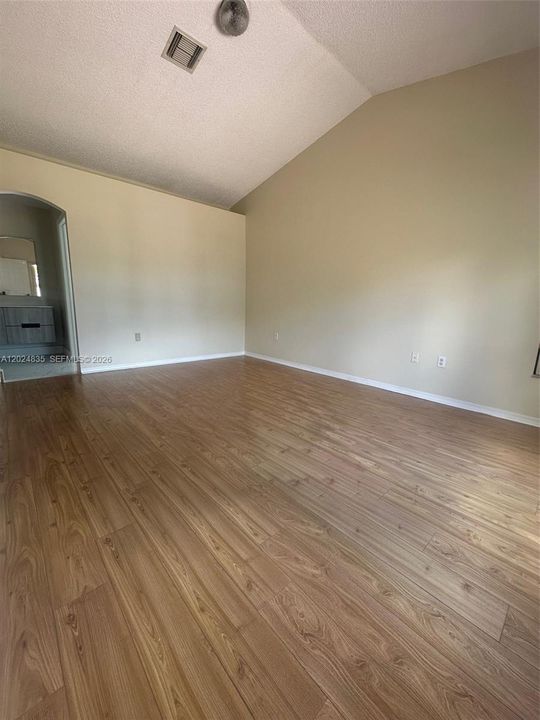 En Renta: $3,600 (3 camas, 2 baños, 1621 Pies cuadrados)