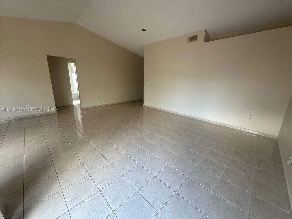 En Renta: $3,600 (3 camas, 2 baños, 1621 Pies cuadrados)